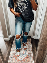 Load image into Gallery viewer, Maggie High Rise Mom Jeans