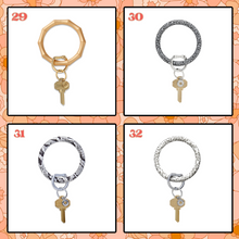 Load image into Gallery viewer, Oventure Keyrings // 36 Colors
